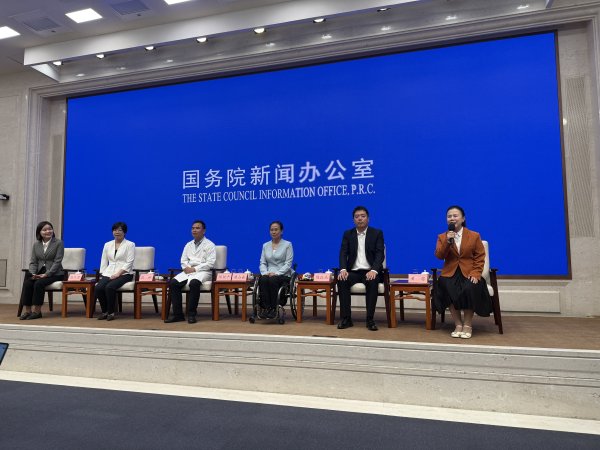 优配中国 对话盲人短视频博主黄莺博士：除了看不见 我什么都能做