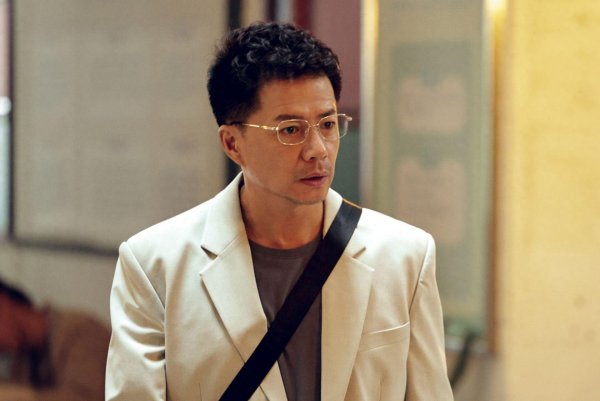 浙商配资 扫毒风暴：直到卢少骅4段情史曝光，林强峰才知，对方逃脱的真相